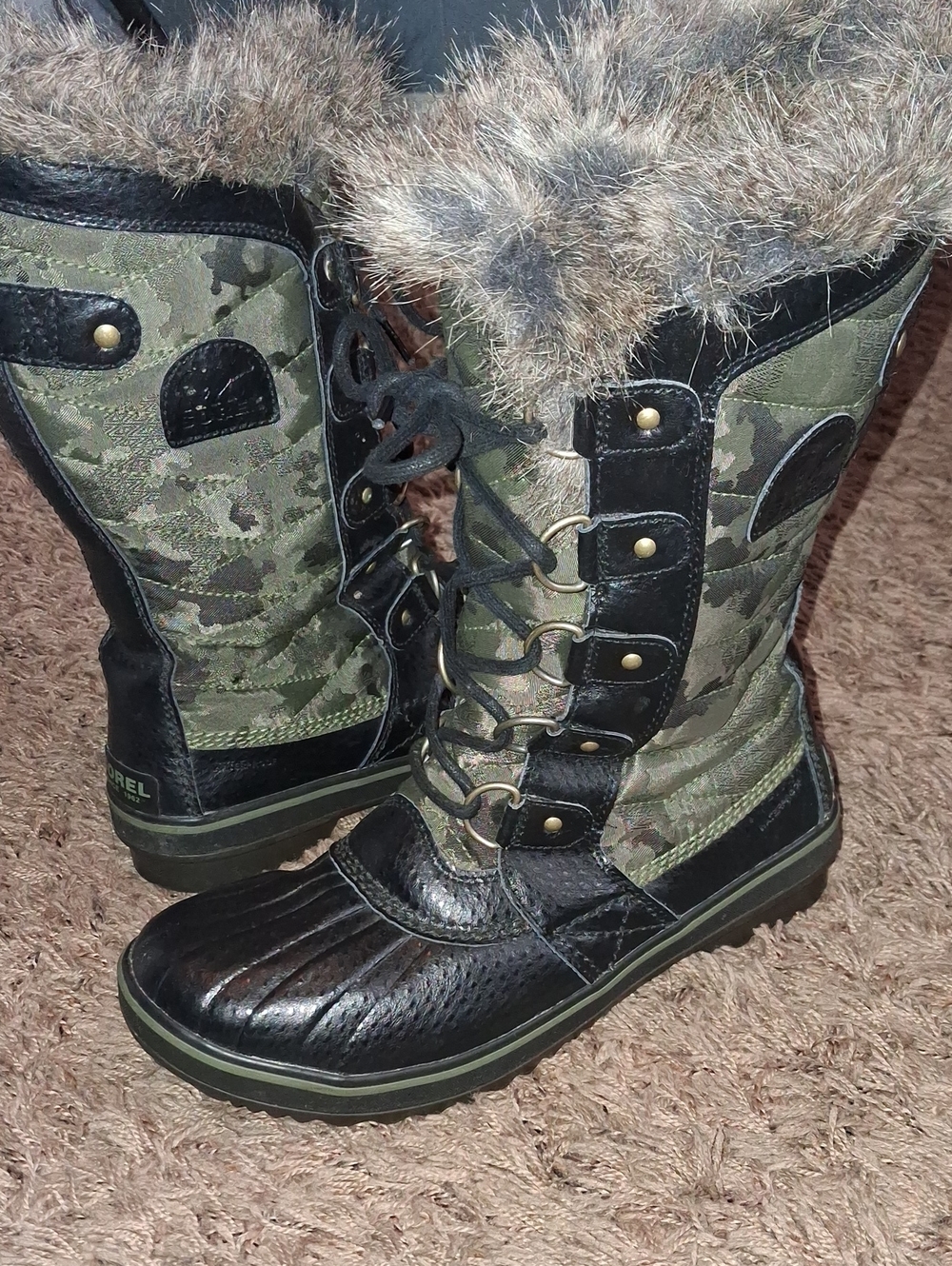 Sorel Women's Black Leather & Green Camo Faux-Fur Winter Boots Waterproof Size 8